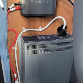 BLUETTI Charger 1 Caricatore Alternatore 560W | 6× Più Veloce photo review