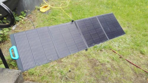 BLUETTI Solarpanel 200W Faltbar | 23,4% Wirkungsgrad • 3 Standfüße photo review