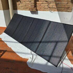 BLUETTI Panel Solar 200W Plegable | 23,4% Eficiencia • 3 Patas photo review
