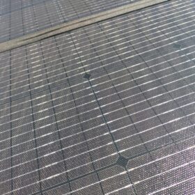 BLUETTI Solarpanel 200W Faltbar | 23,4% Wirkungsgrad • 3 Standfüße photo review